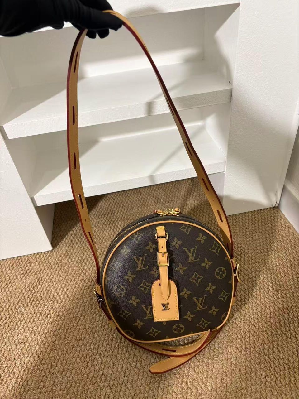 LV 大圆饼包 1