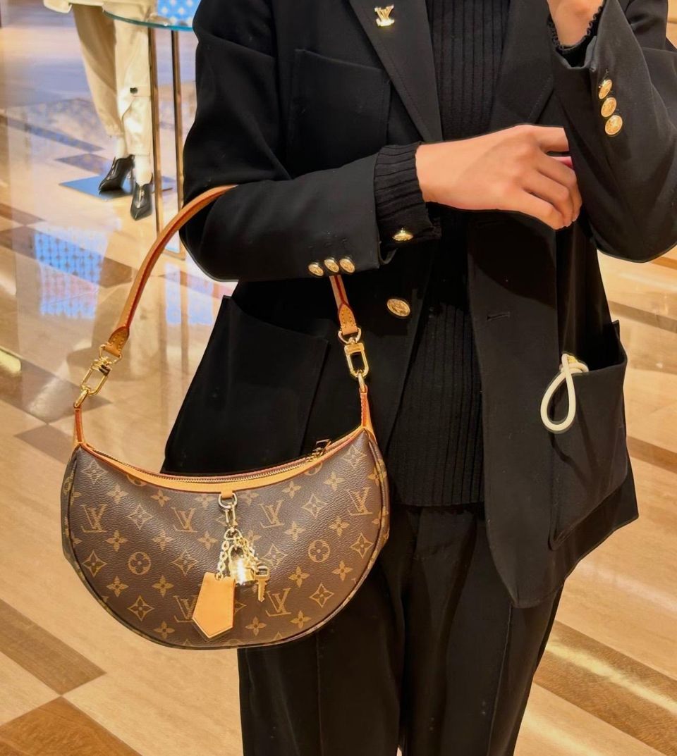 LV 新品 LOOPING 月亮包 🌛 1