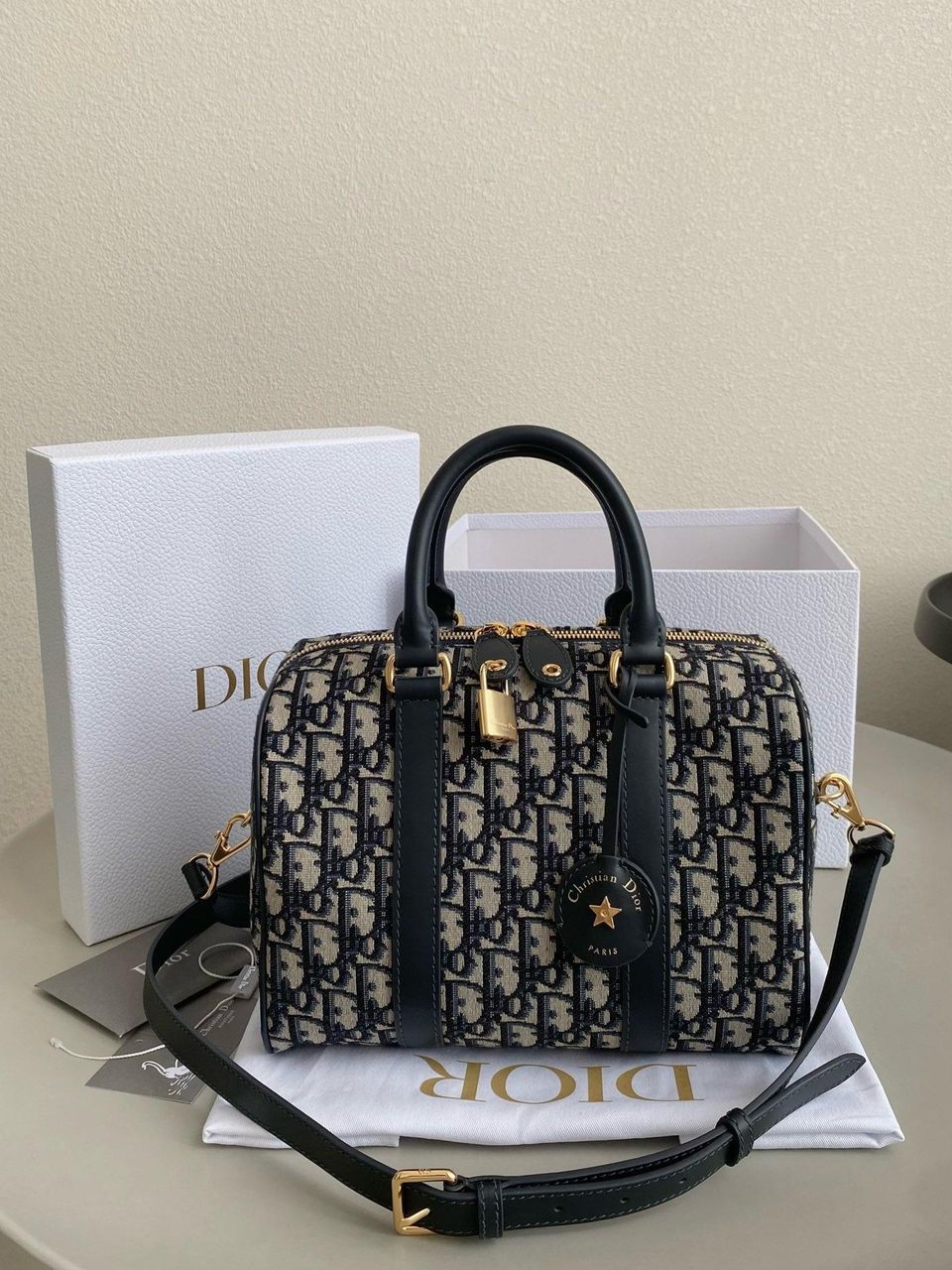 Dior Groove 20 保龄球包 1