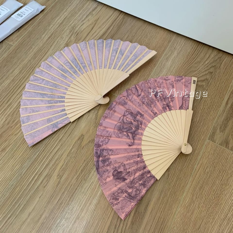 Dior赠品扇子 1