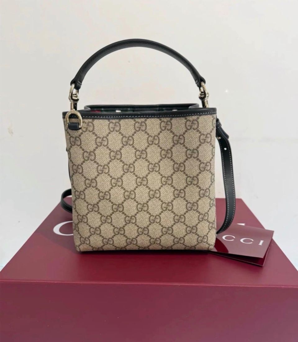 Gucci黑色老花水桶包 1