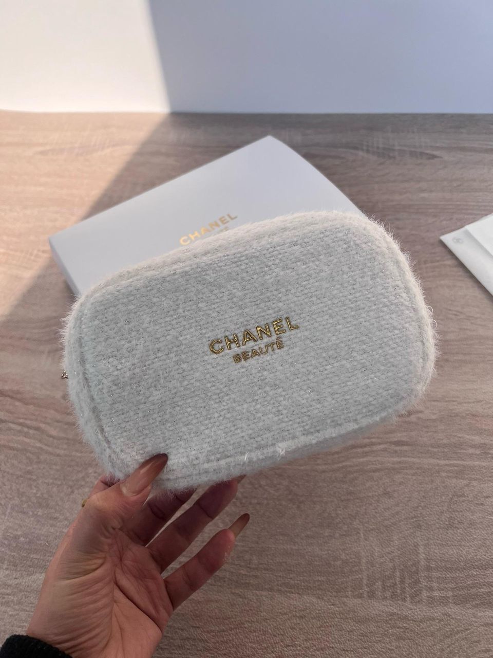 Chanel ❄彩妆赠礼毛绒化妆包 1